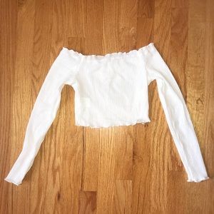 NWOT CUTE CROP TOP!! off the shoulder long-sleeve!